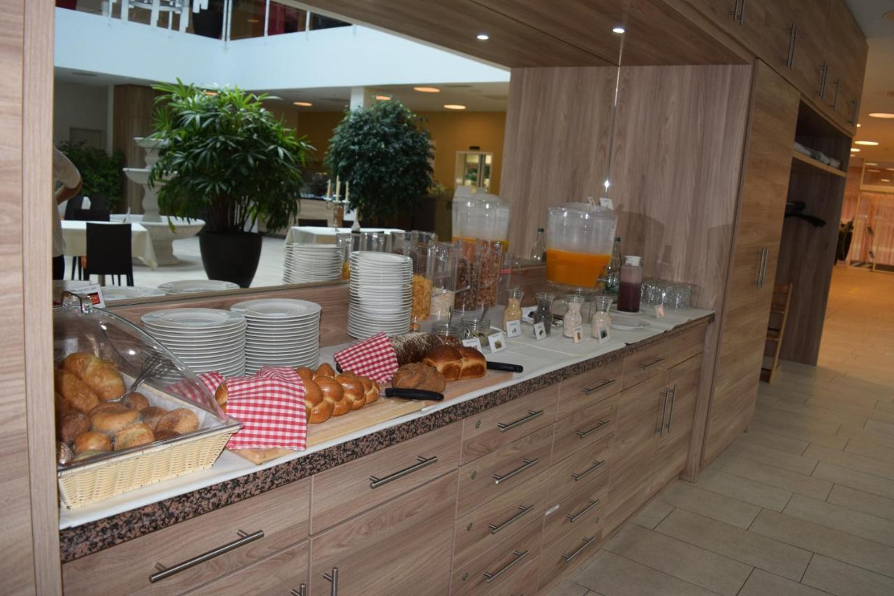 Hotel Restaurant Sokrates Güttingen Buitenkant foto