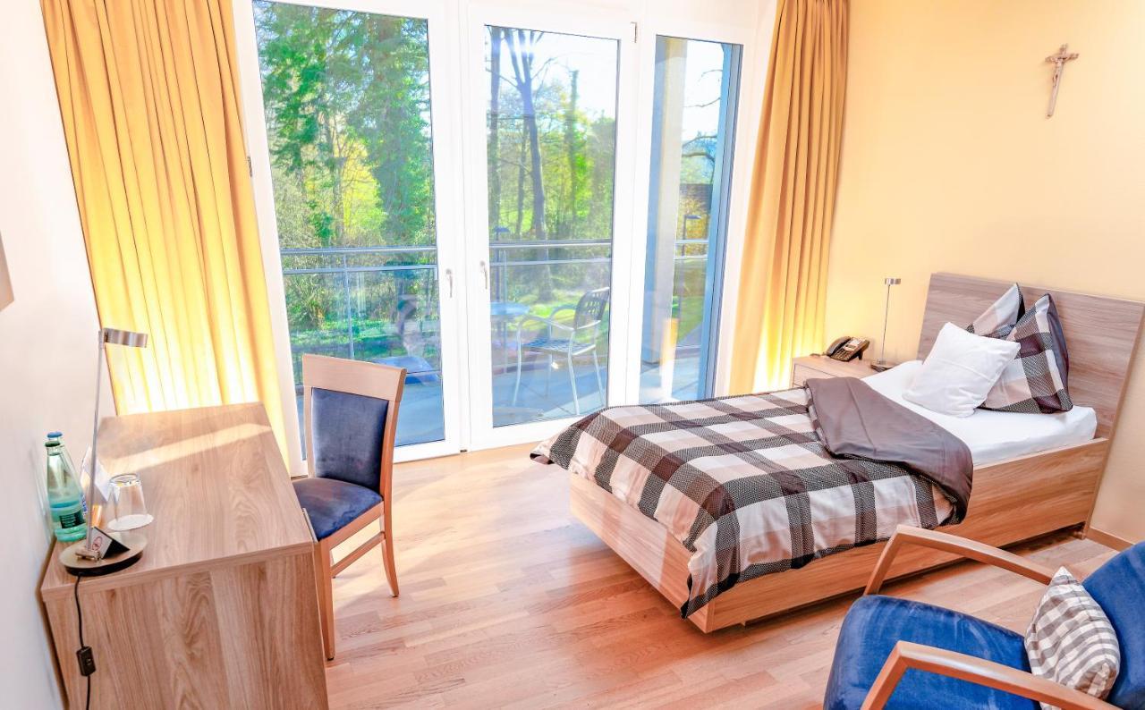 Hotel Restaurant Sokrates Güttingen Buitenkant foto